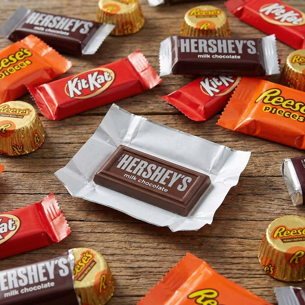 Hershey's Candy Assortment Flavored Candy, Bulk Pack, KitKat, Hershey's, Reeses  ( Father Day )